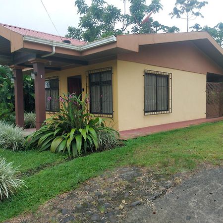 Casas De Campo Las Pavitas Cottages "Red Frog" Palma (Alajuela) Exterior foto